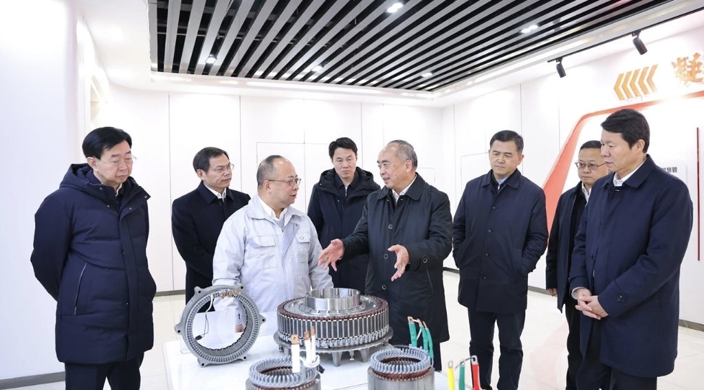 开足马力“赶订单”，奋力冲刺“开门红”  | 山东省委书记林武调研DT电子官网鹤壁工厂新能源电驱动项目